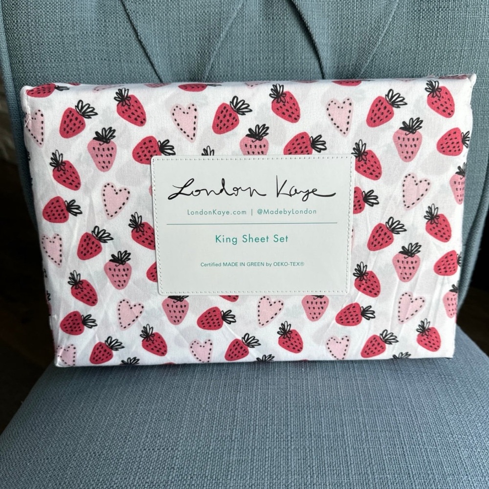 NWT London Kaye King Sheet Set Hearts & Strawberries - SO CUTE! SO SOFT!
